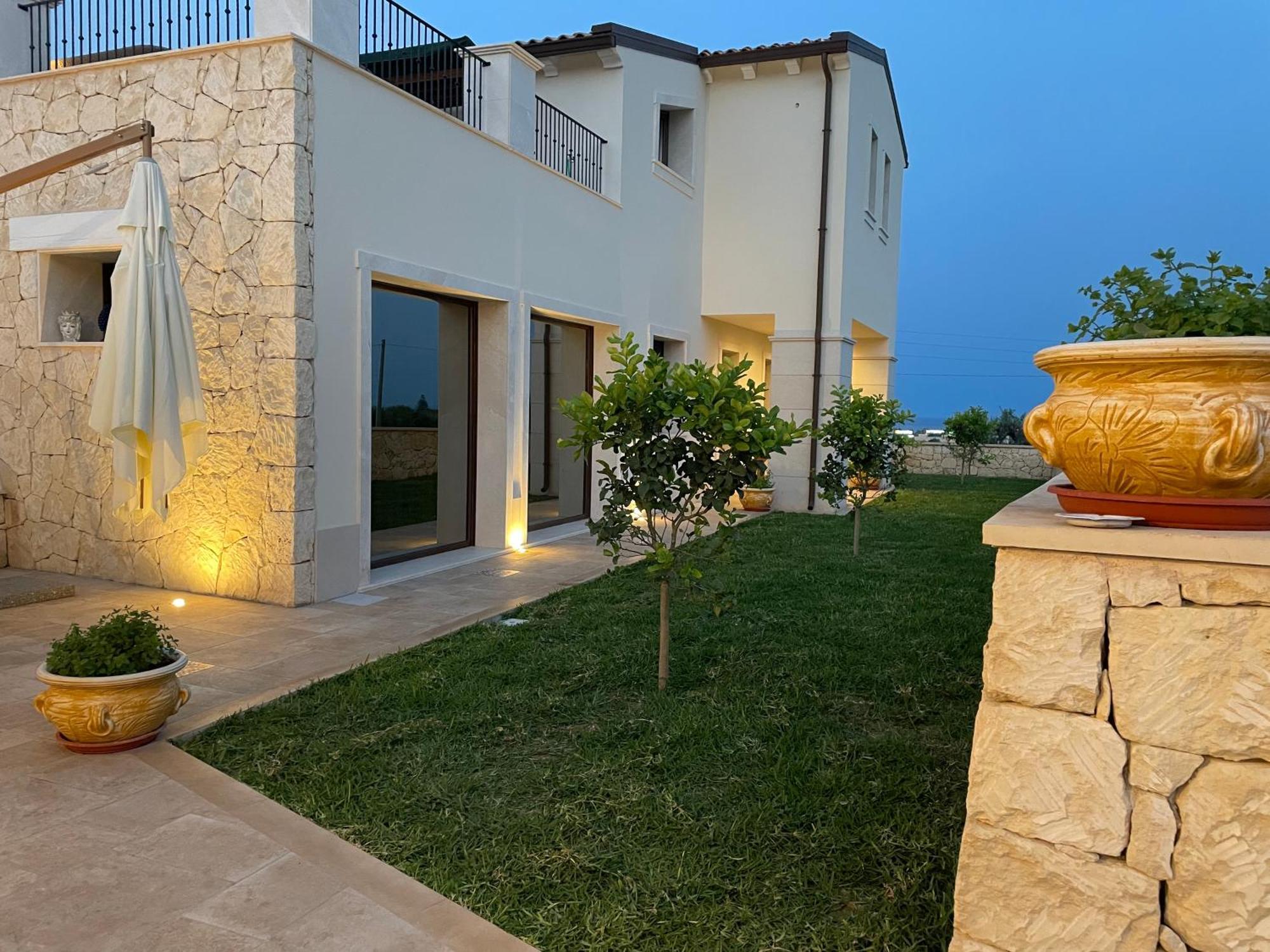 Villa Carmiano Luxury Bedrooms In Avola In The Province Of Syracuse With Spa And Swimming Pool And Wonderful Seaview Exteriér fotografie